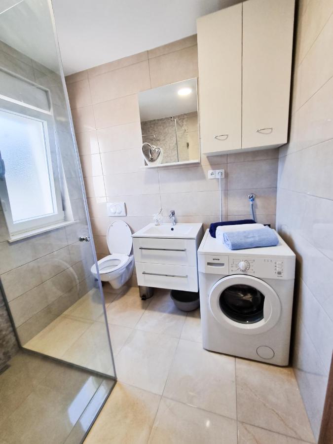 Apartment Ane 2 Tisno Esterno foto